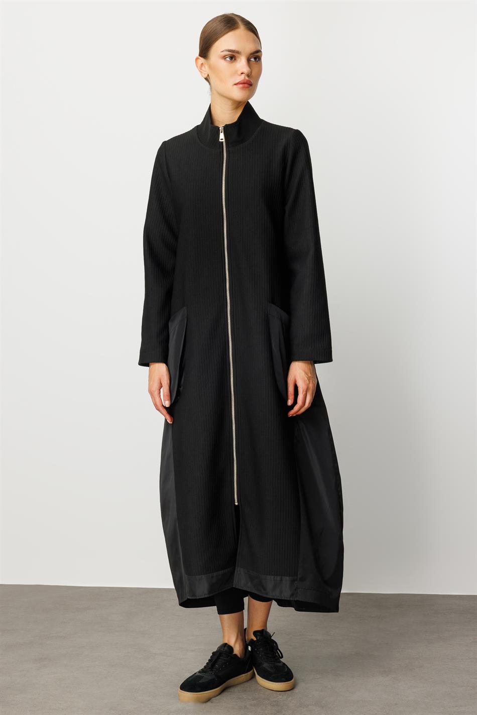 Otto- und Poly-Cupra-Stoffmix, aufgesetzte Taschen, saisonaler Trenchcoat/Mantel mit Zierborte – Schwarz