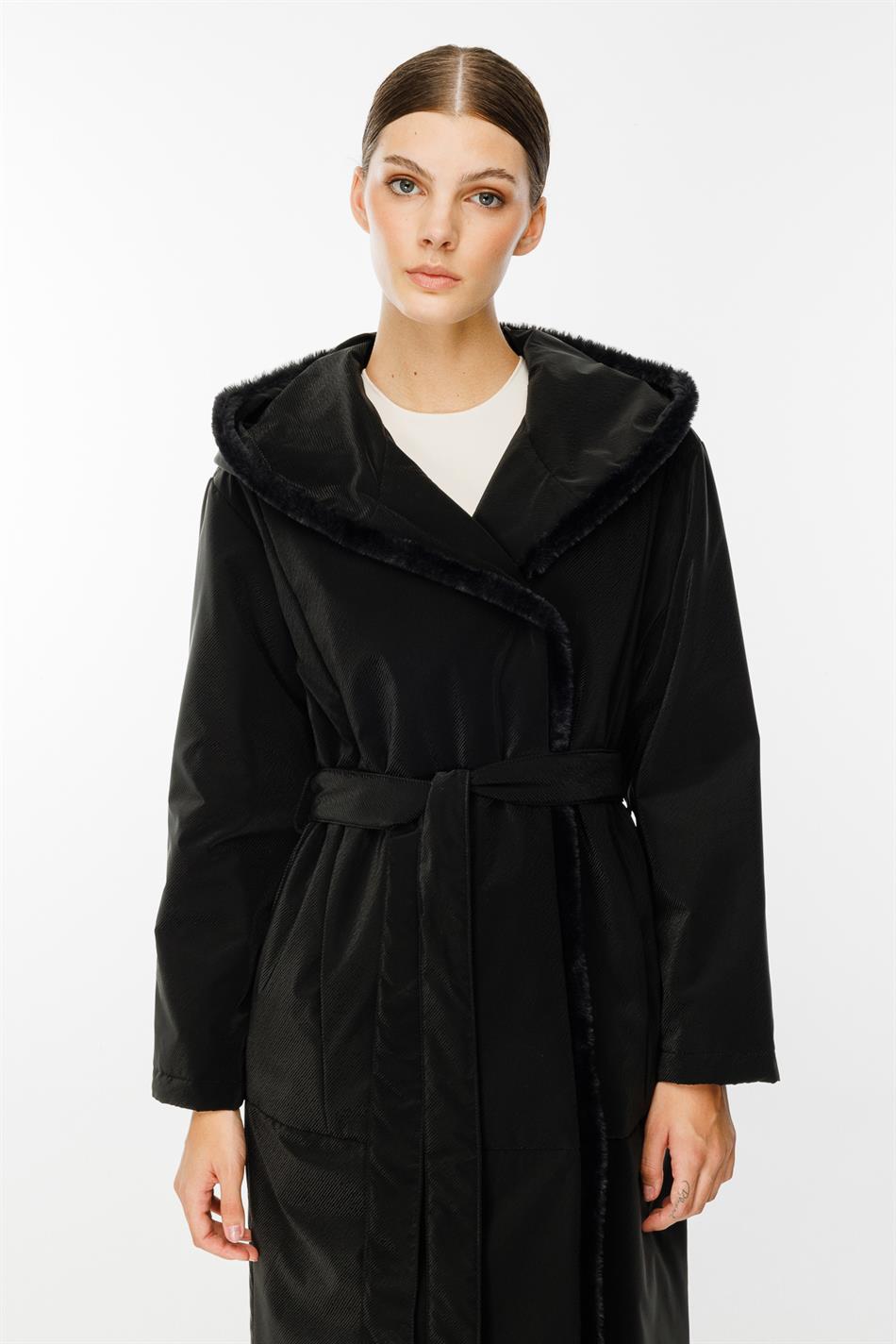 Custom-made fabric coat with soft fur lining and inner padding - Black