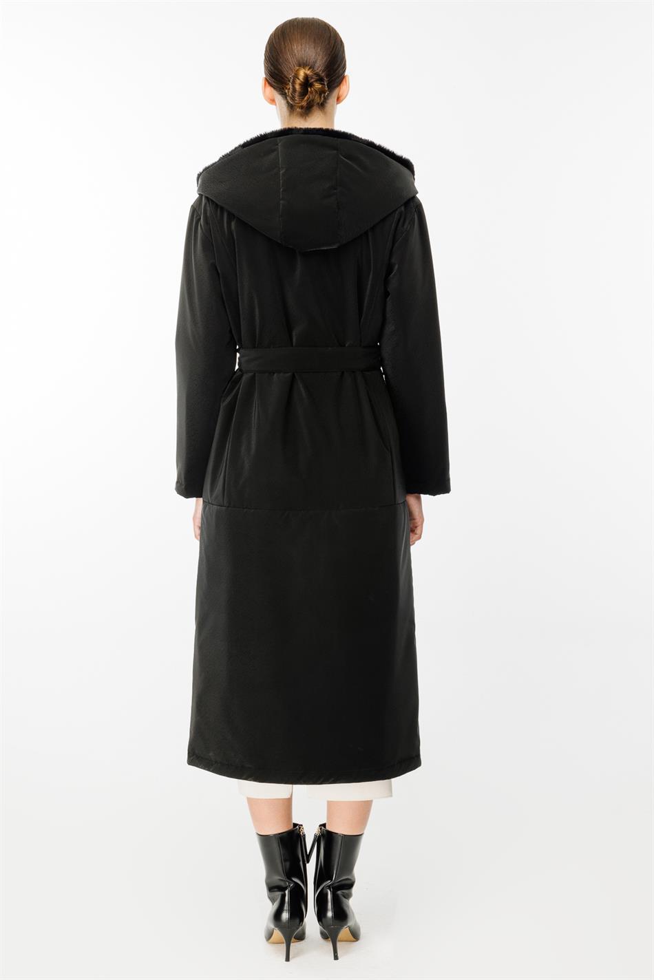 Custom-made fabric coat with soft fur lining and inner padding - Black