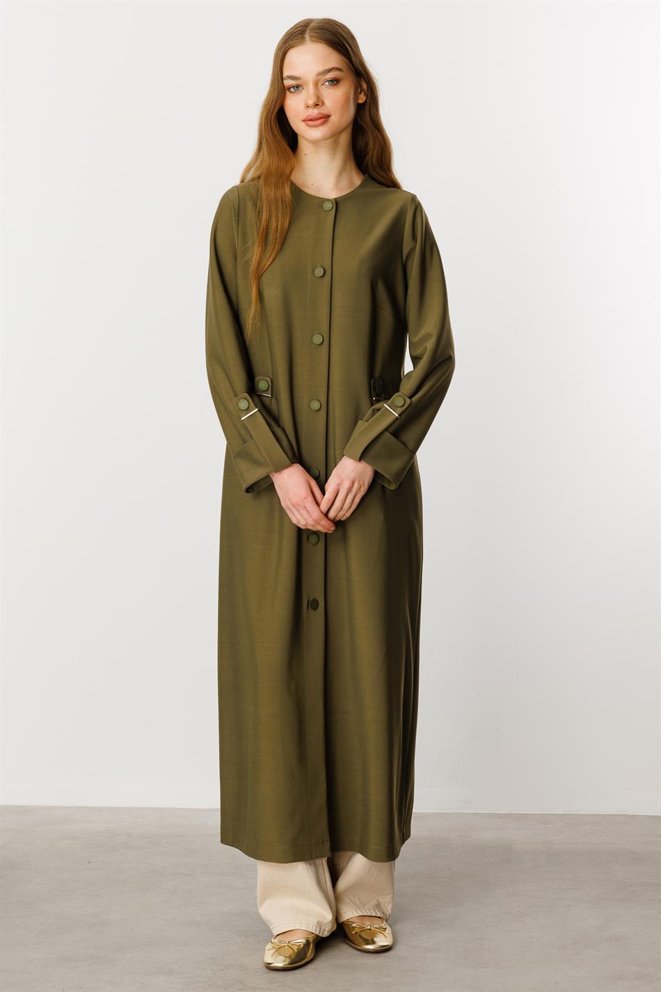 Op maat gemaakte gedrapeerde stoffen jas/abaya met accessoires - Khaki