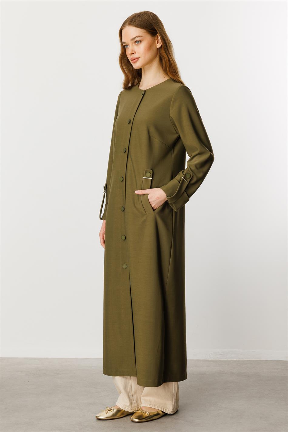 Op maat gemaakte gedrapeerde stoffen jas/abaya met accessoires - Khaki