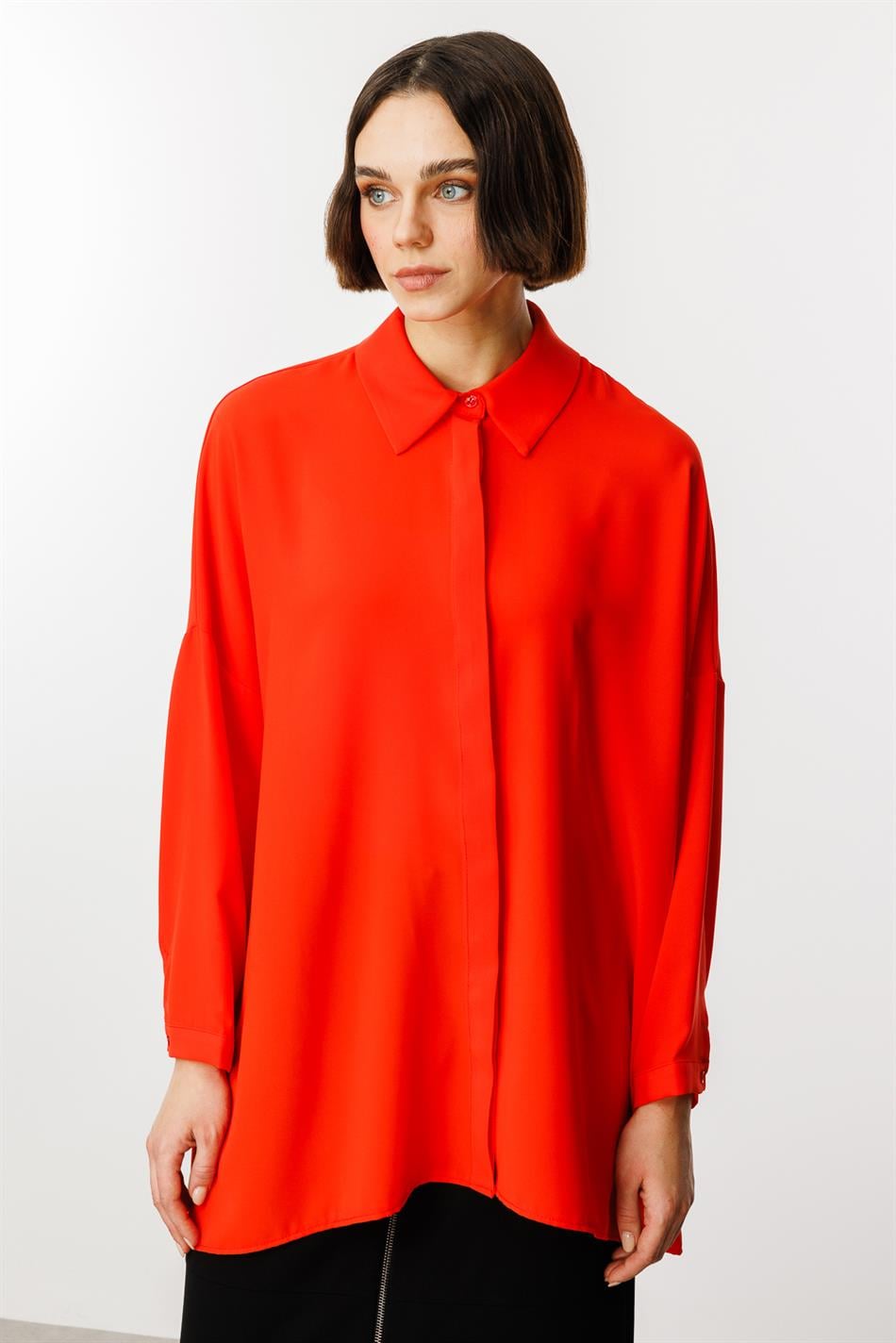 Op maat gemaakte, tijdloze blouse/tuniek van soepelvallende stof - Koraal