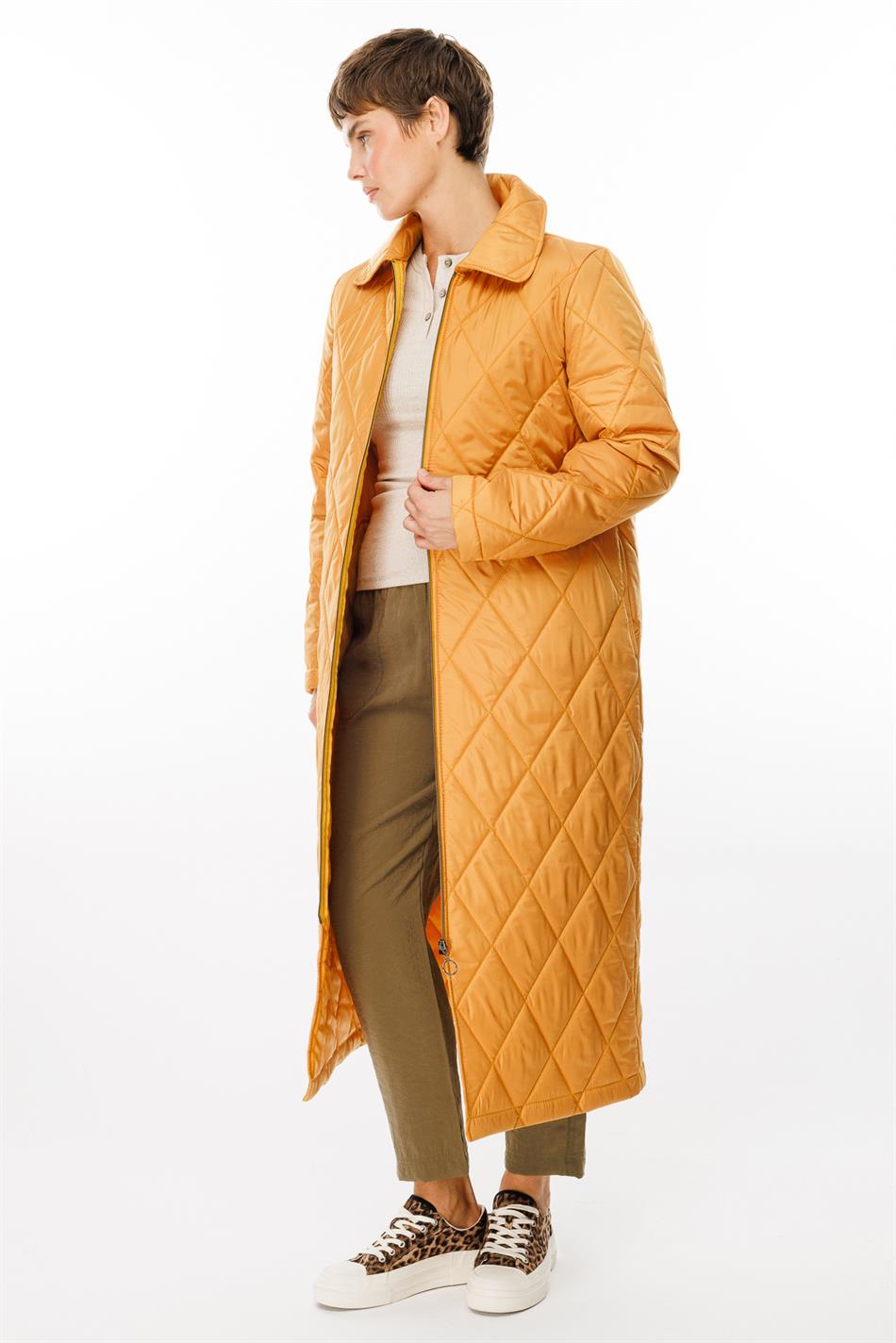 Lichtgewicht, met vezels geïsoleerde trenchcoat van Paris voor de lente - Mosterdkleur