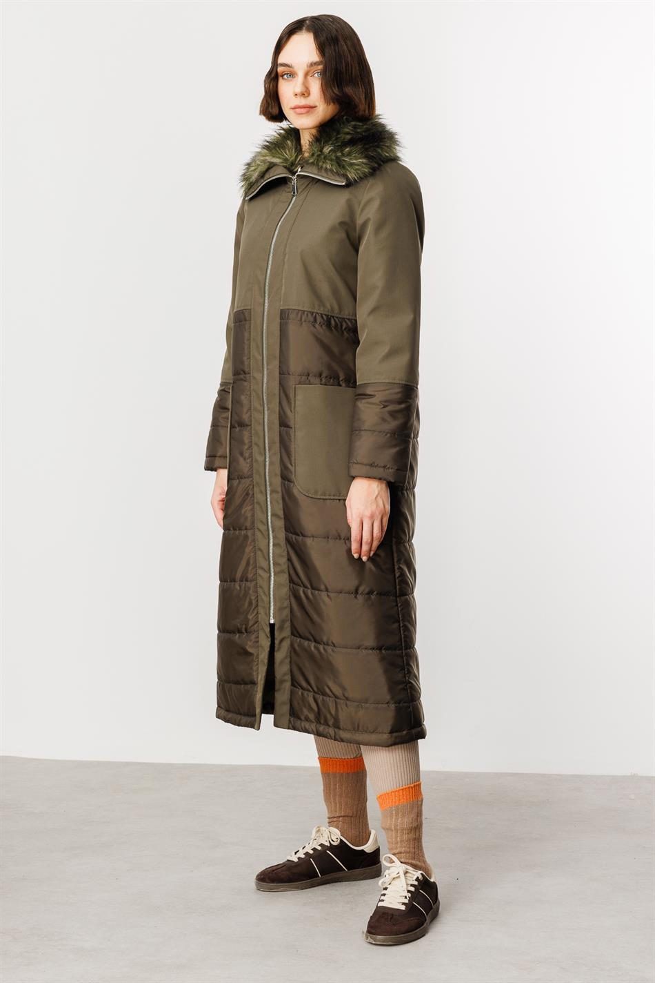 Sportjacke mit Plüschkragen, wattiertem Innenfutter – Khaki