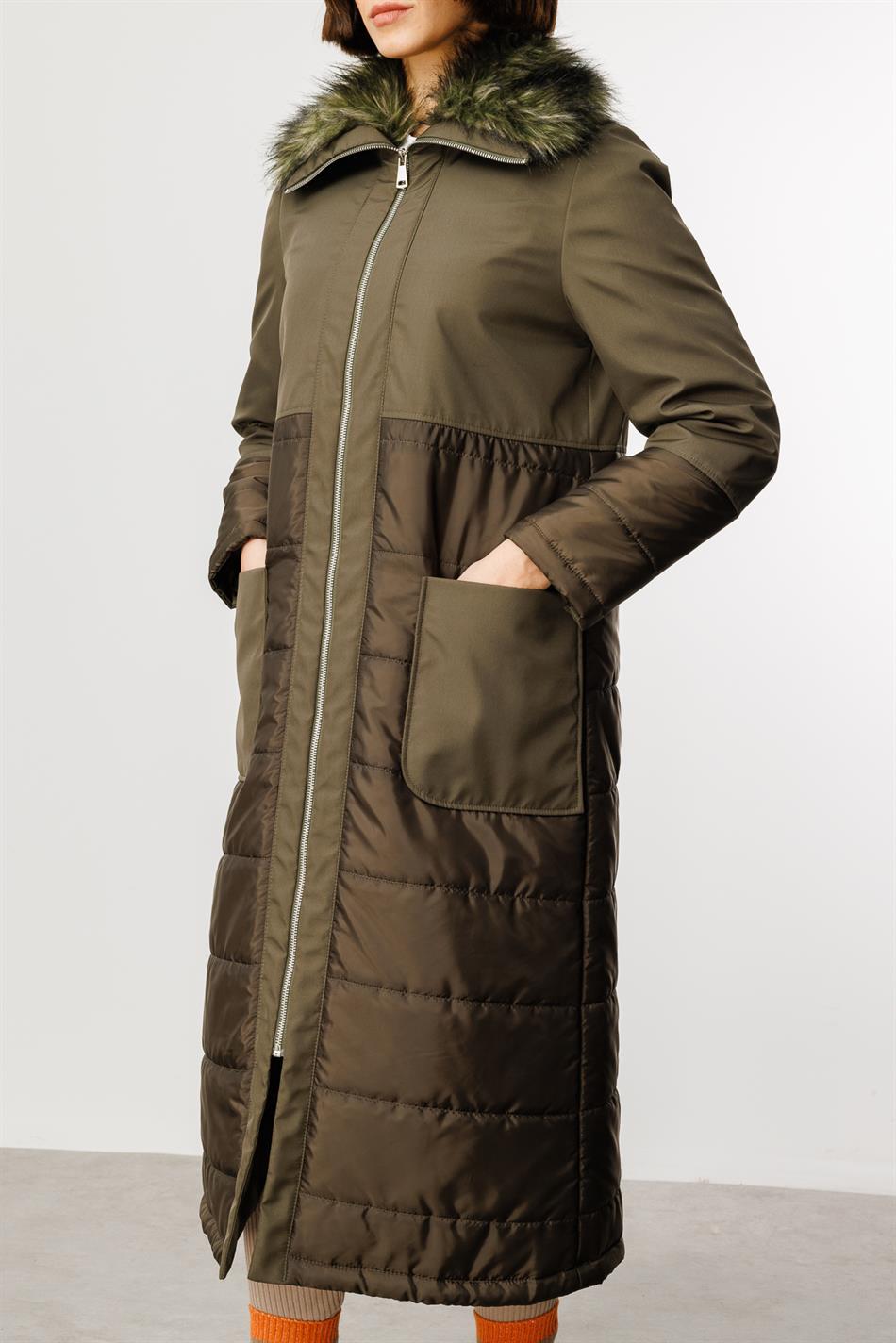 Sportjacke mit Plüschkragen, wattiertem Innenfutter – Khaki