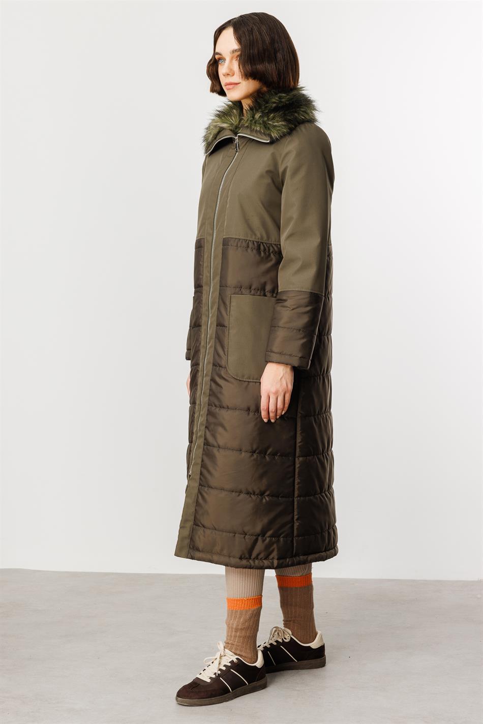 Sportjacke mit Plüschkragen, wattiertem Innenfutter – Khaki