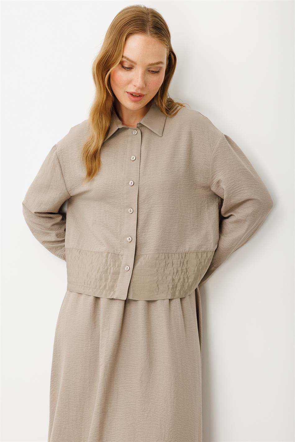 Seidenrock- und Jackenset mit Ziernähten aus Poly-Cupra - Nerz