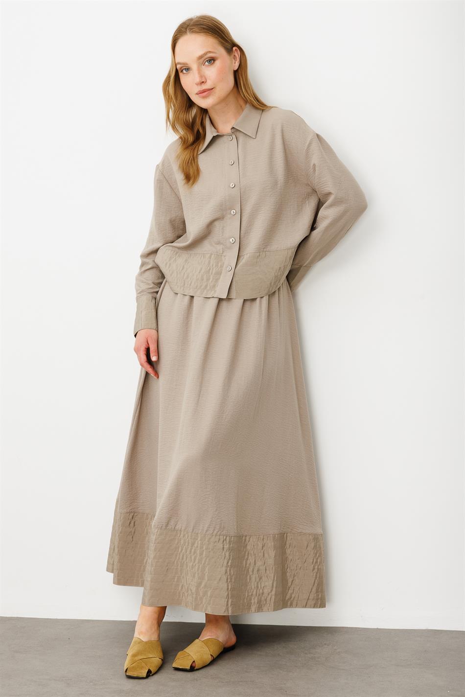 Seidenrock- und Jackenset mit Ziernähten aus Poly-Cupra - Nerz