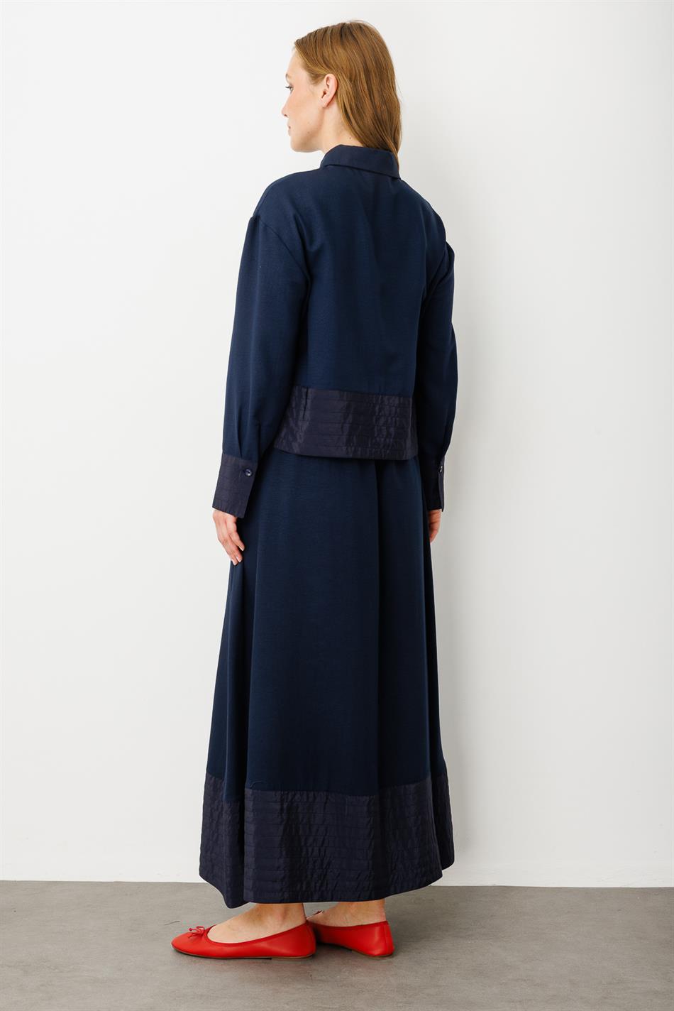 Seidenrock- und Jackenset mit Ziernähten aus Poly-Cupra – Marineblau