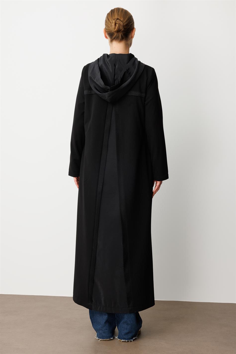 Saisonale Trenchcoat/Jacke aus Poly-Cupra-Crêpe mit Mesh-Details – Schwarz