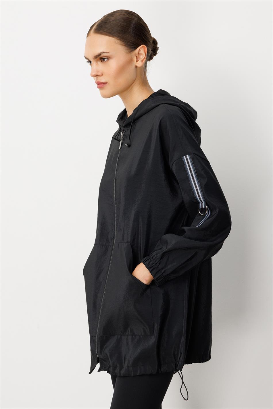 Poly Cupra Sport Orta Uzunluqlu Çanta Örtən Yaylı Trench Palto - Qara