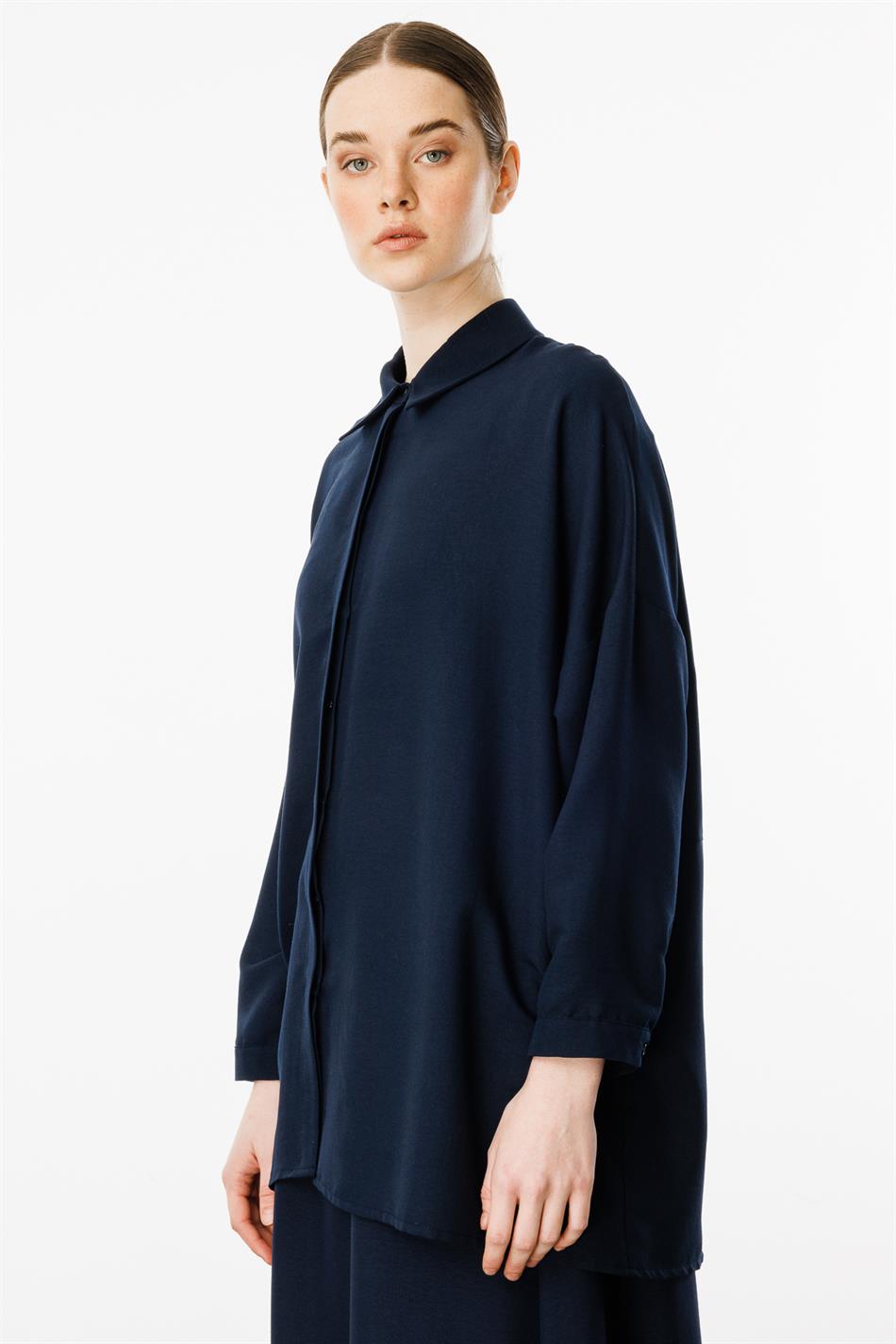 Comfortabele, lichtgewicht, eenvoudige tuniek en rok van zijde die de heupen bedekt - marineblauw