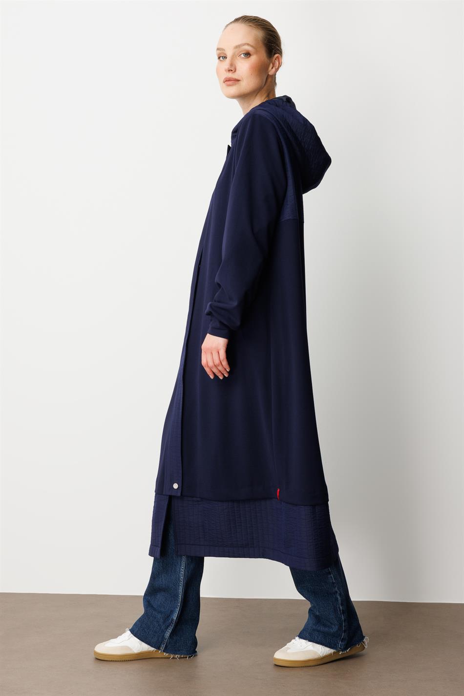 Ray gewatteerde trenchcoat met crêpe textuur en voering - Marineblauw