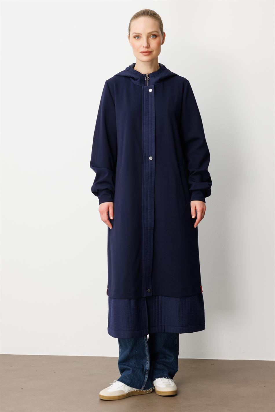 Ray gewatteerde trenchcoat met crêpe textuur en voering - Marineblauw