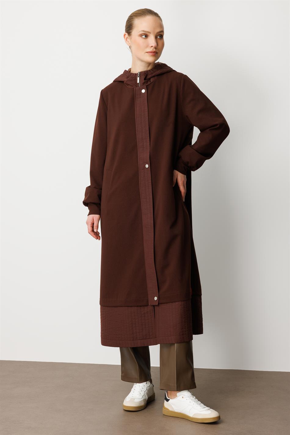 Ray gewatteerde trenchcoat met crêpe textuur en voering - Koffie