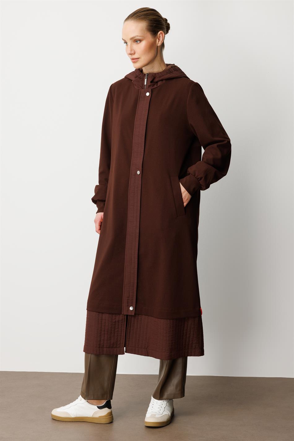 Ray gewatteerde trenchcoat met crêpe textuur en voering - Koffie