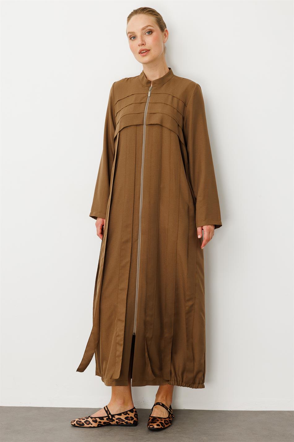 Rouge/ S-delige jurk met handgestikte details / Cap-Nink