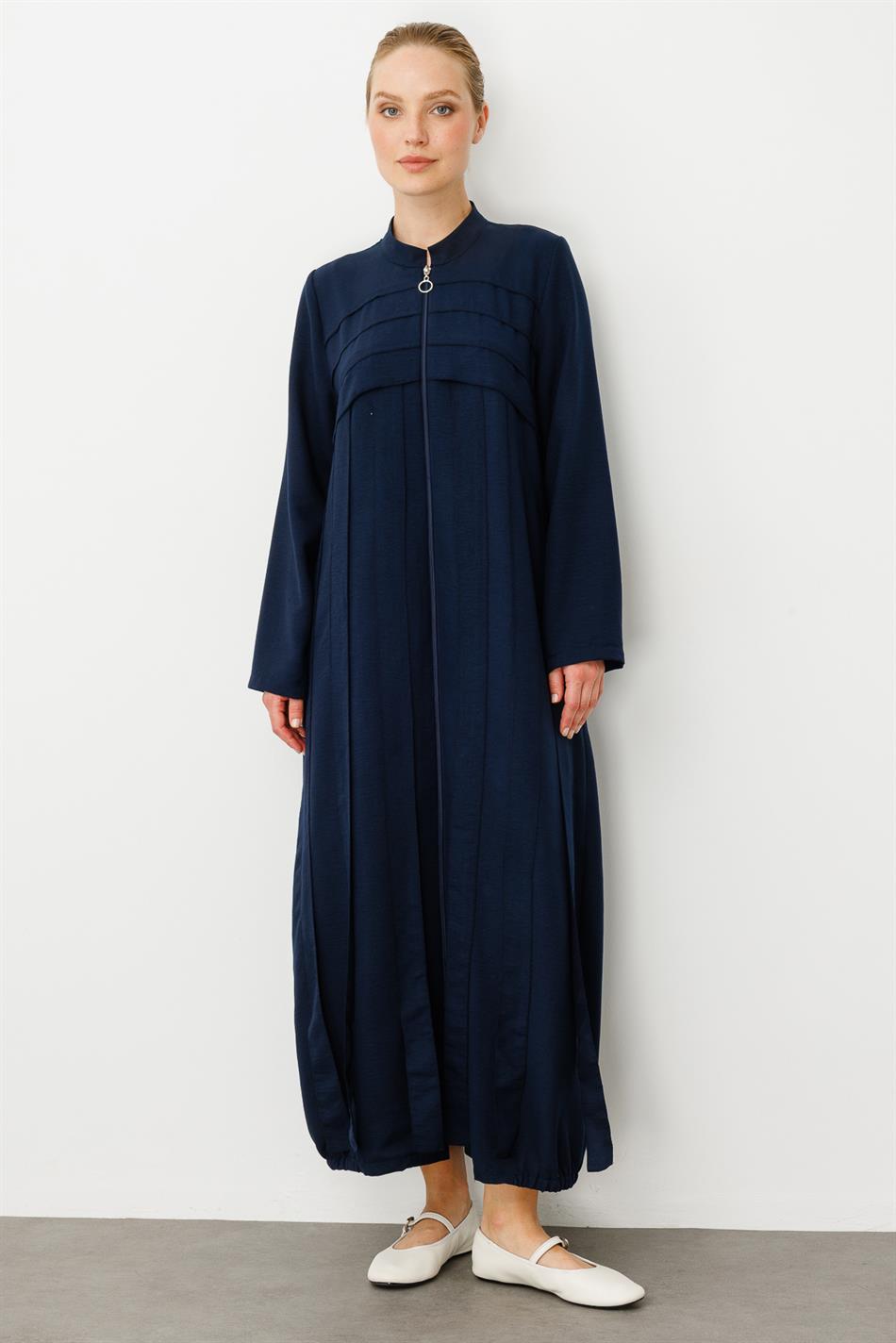 Rouge/ S-delige jurk met handgestikte details / pet - Marineblauw