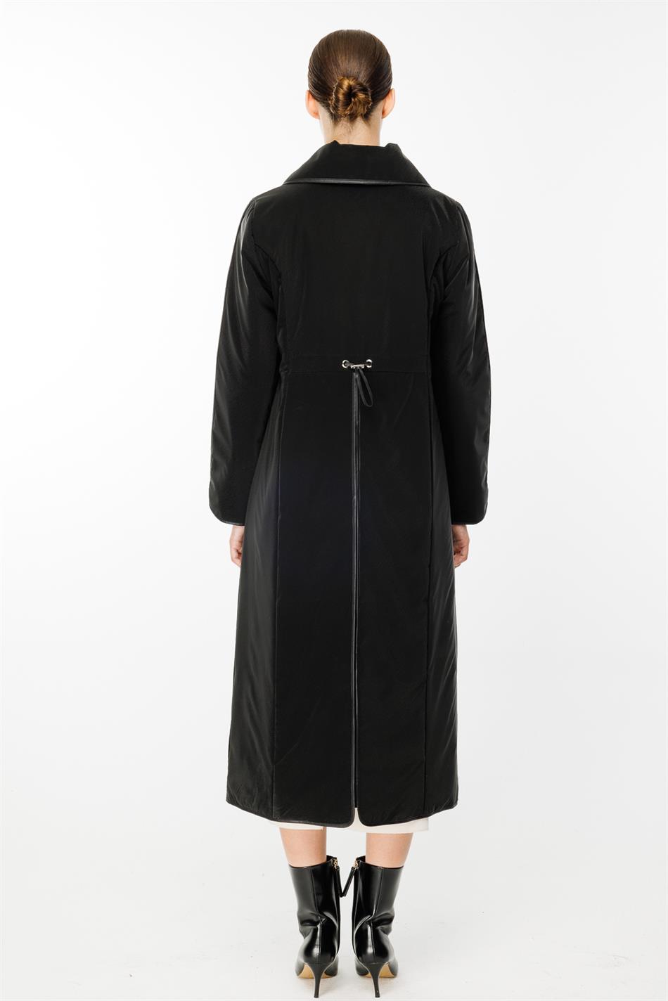 Yaqut Parça və Boru Kəməri Ətraflı, Liflə Doldurulmuş Zamansız Xüsusi Palto/Gödəkçə - Qara