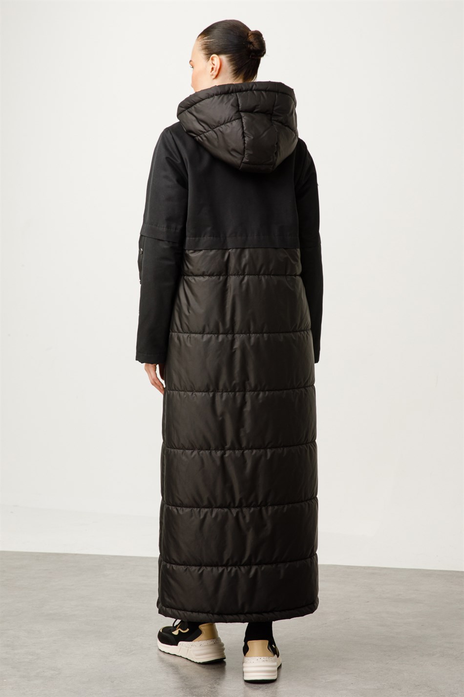 She Helene Üst Beden Kapitone Kaplı Spor Manto-Siyah