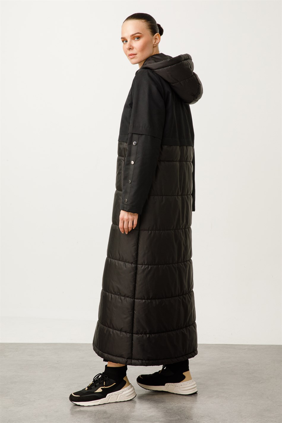 She Helene Üst Beden Kapitone Kaplı Spor Manto-Siyah