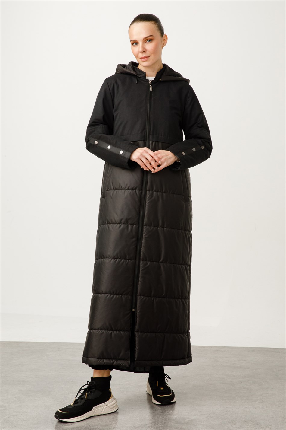 She Helene Üst Beden Kapitone Kaplı Spor Manto-Siyah