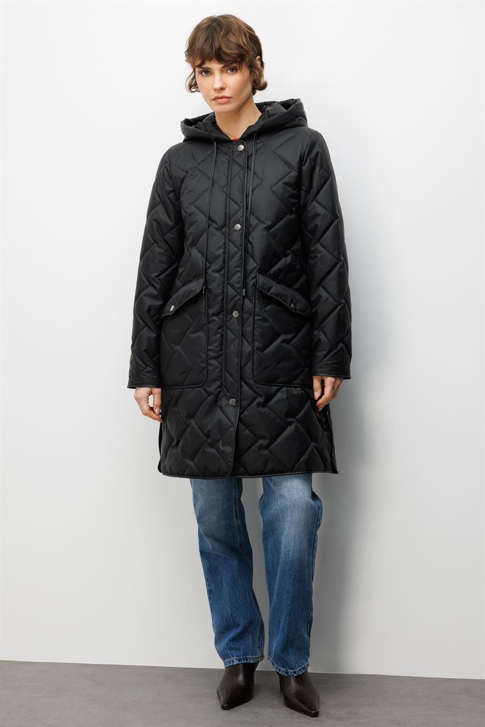 Zachte, met vezels gevulde, speciaal gedetailleerde, gevoerde, tijdloze jas Plus - Zwart