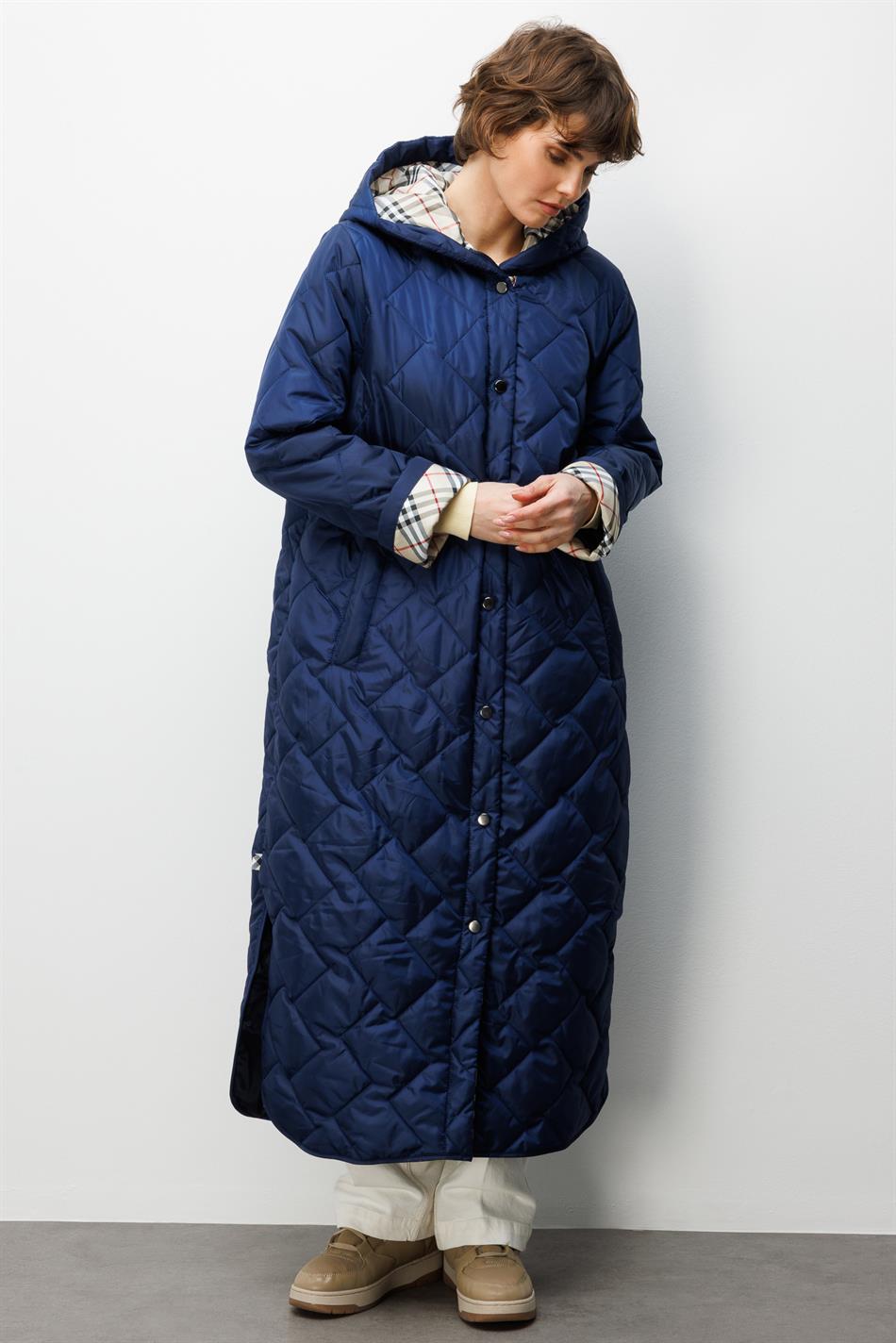 Weichfasergefüllter, besonders detailreicher, gefütterter, zeitloser Mantel/Jacke Plus-Navy