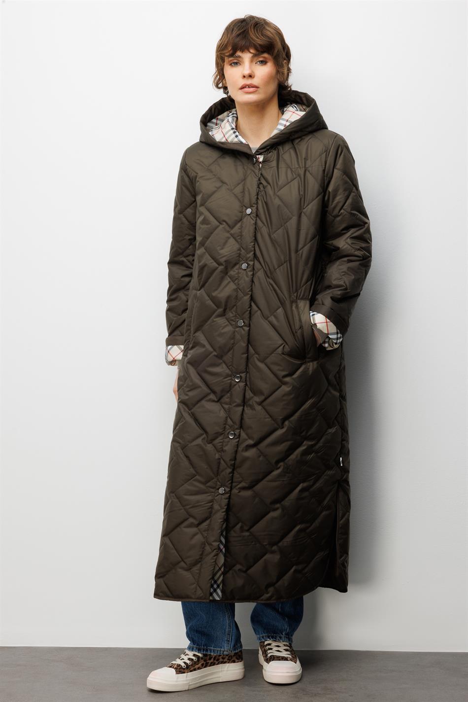 Weichfasergefüllter, besonders detailreicher, gefütterter, zeitloser Mantel Plus – Khaki