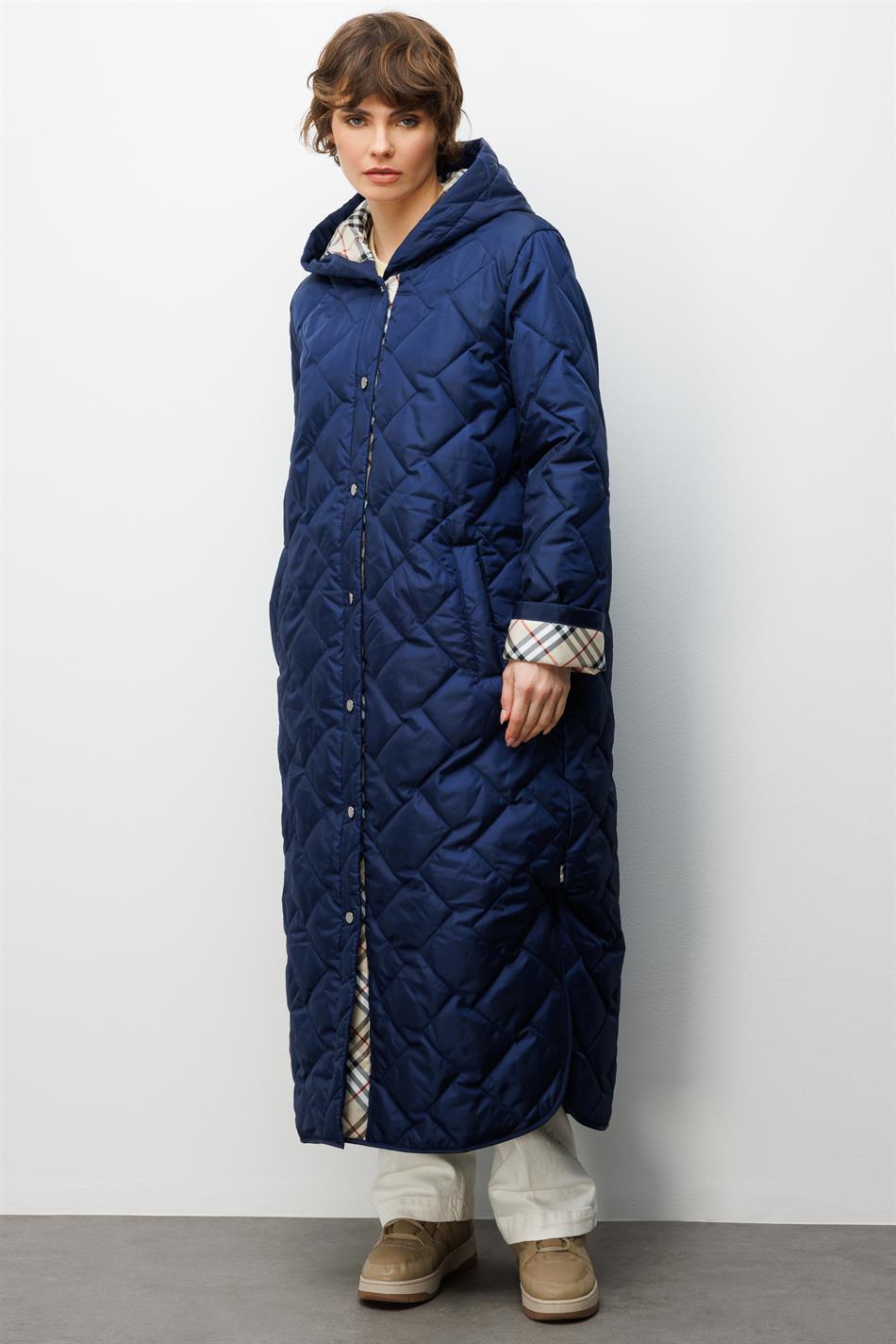 Weichfasergefüllter, besonders detailreicher, gefütterter, zeitloser Mantel/Jacke Plus-Navy