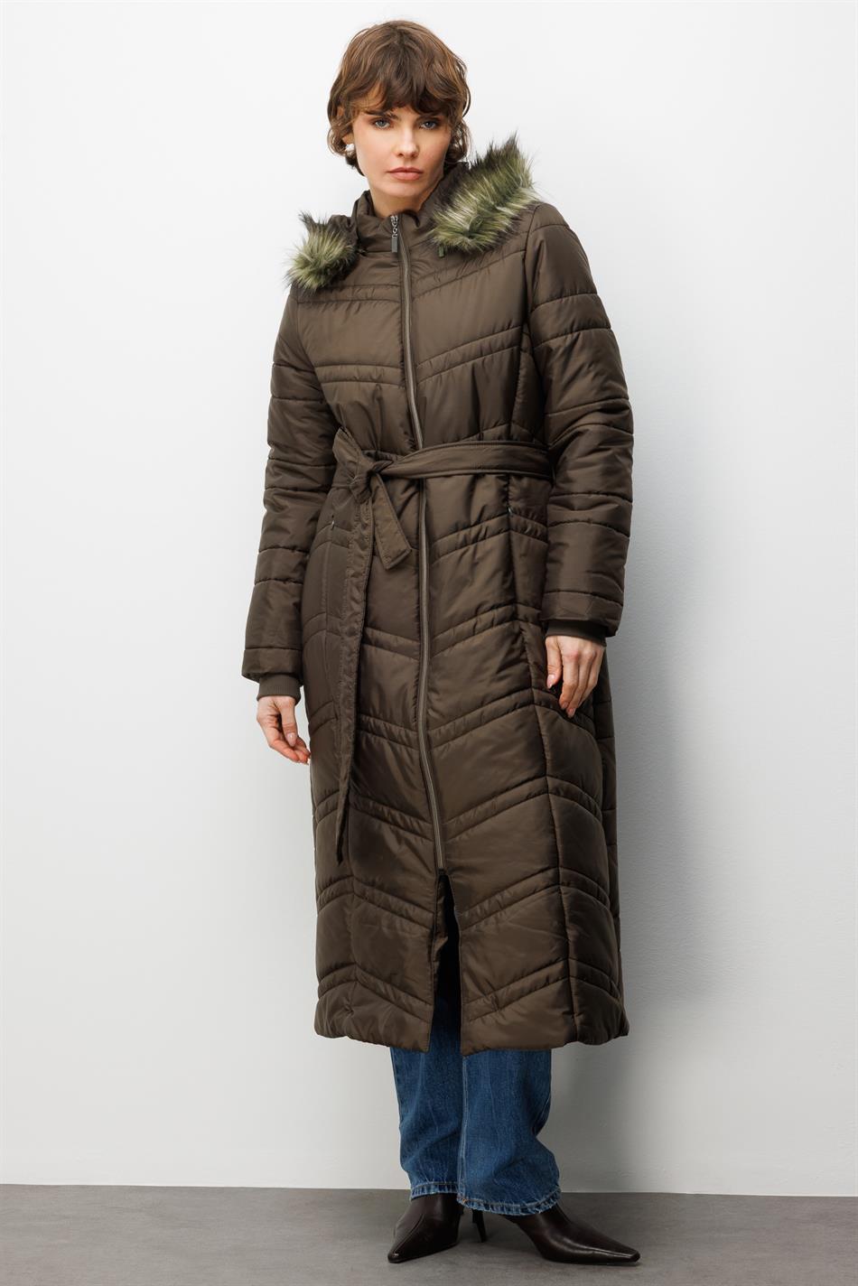 Soft Elyaf Dolgulu Peluş Detaylı Astarlı Zamansız Kaban Manto-Haki