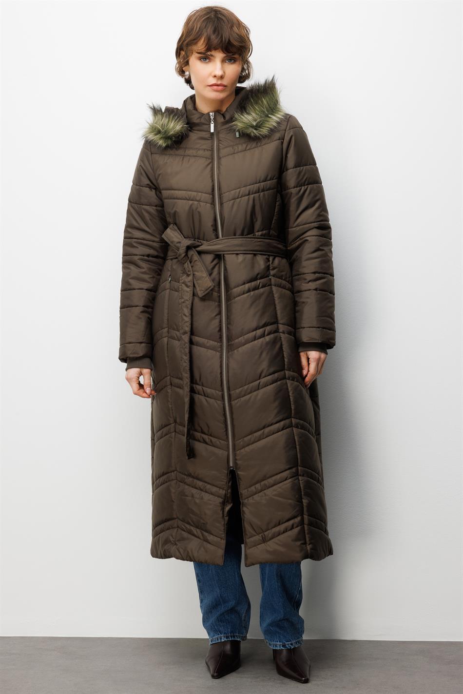 Soft Elyaf Dolgulu Peluş Detaylı Astarlı Zamansız Kaban Manto-Haki