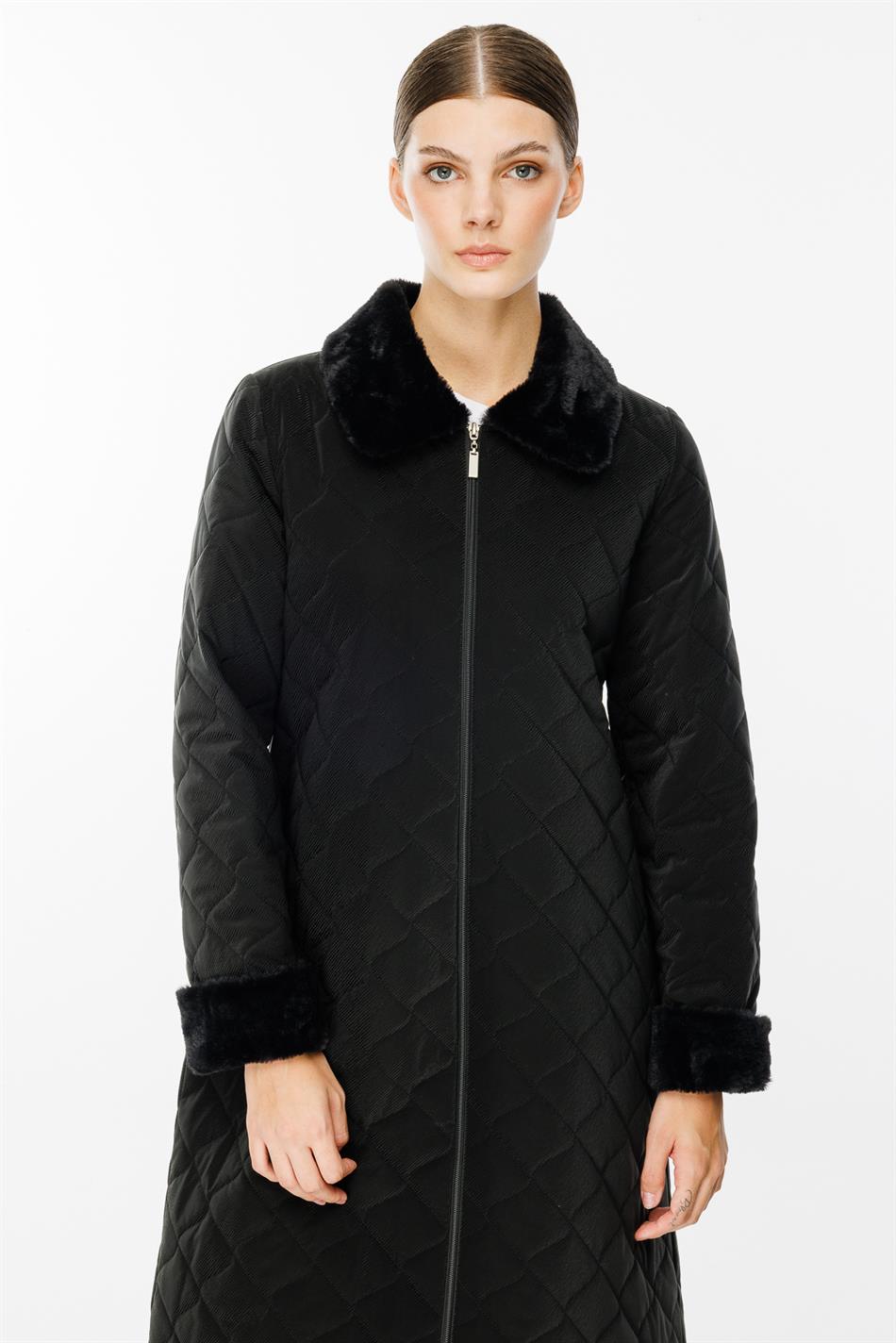 Yumşaq Xəz Yaxalıqlı Detal, Xüsusi Parça Sırınmış Zamansız Palto - Qara