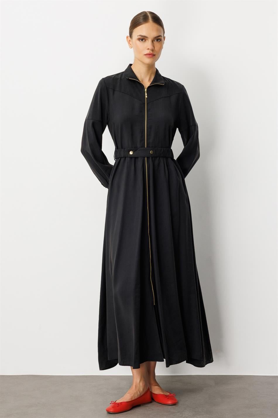 Abaya-Kleid aus weichem Modal (90 %) mit Reißverschluss – Schwarz