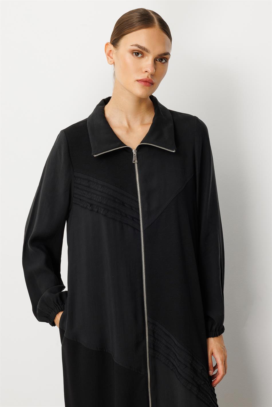 Zachte modalstof (90%), geplooide details, cape/abaya - zwart