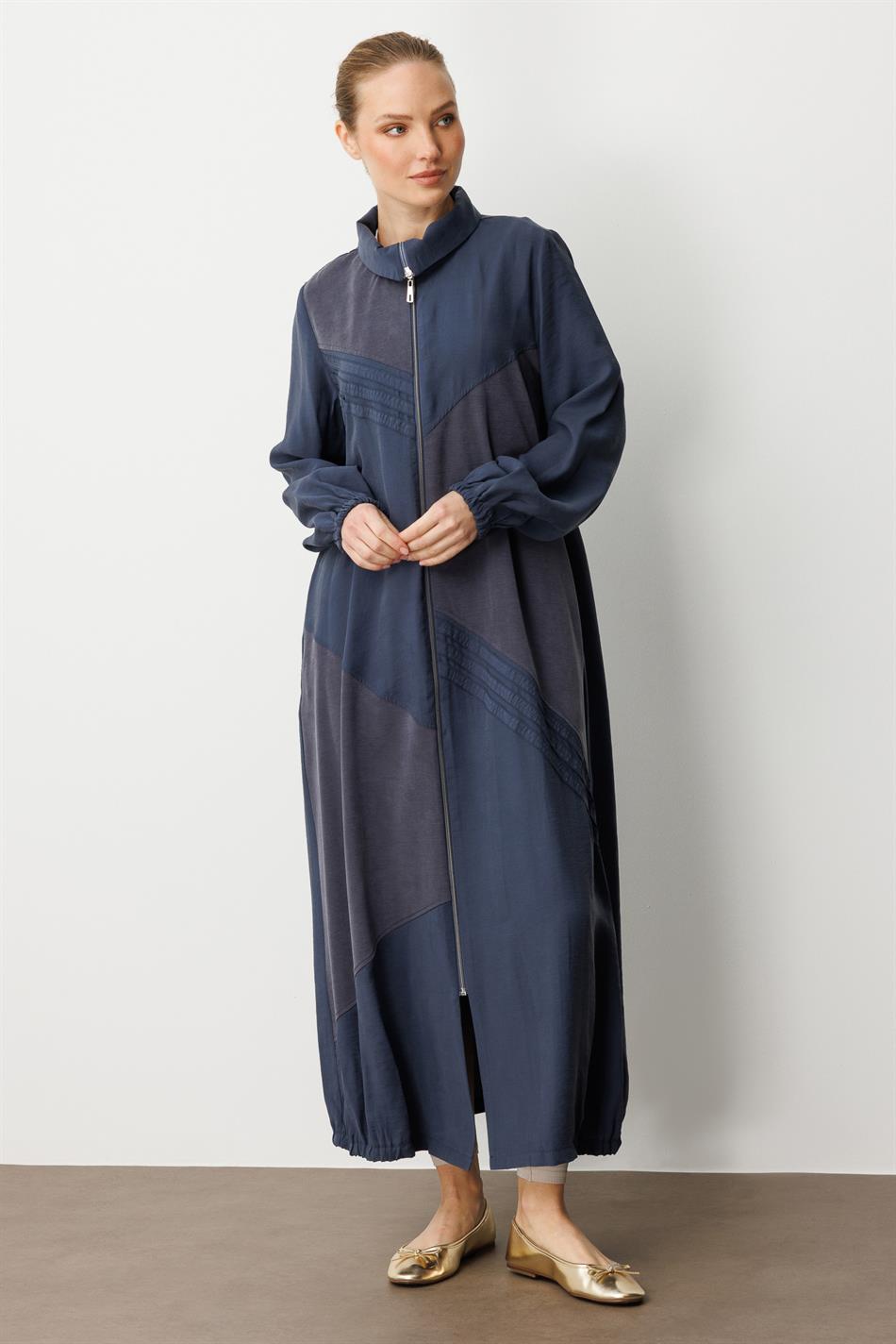 Zachte modal (90%) jas/abaya met elastische details - marineblauw