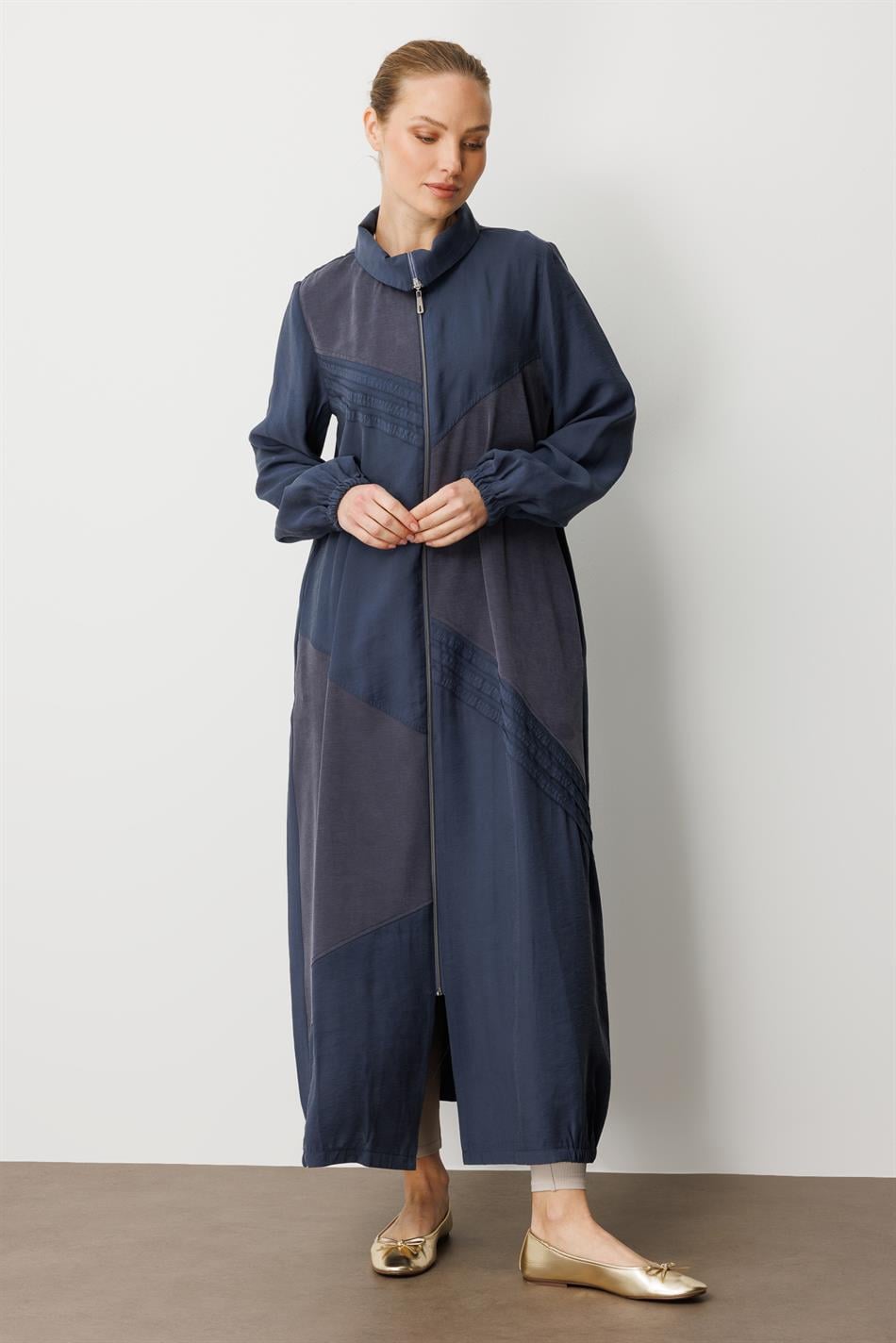 Zachte modal (90%) jas/abaya met elastische details - marineblauw