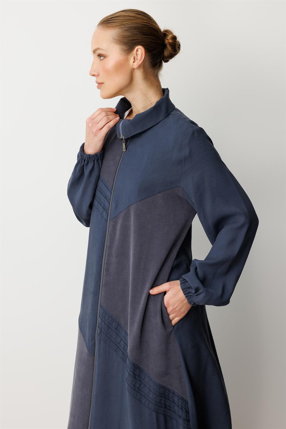 Zachte modal (90%) jas/abaya met elastische details - marineblauw