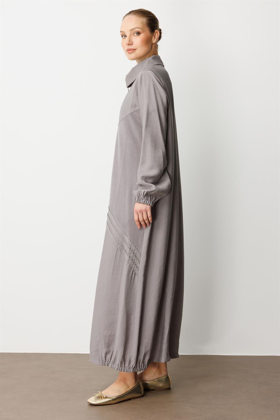 Zachte modal (90%) jas/abaya met elastische details - grijs