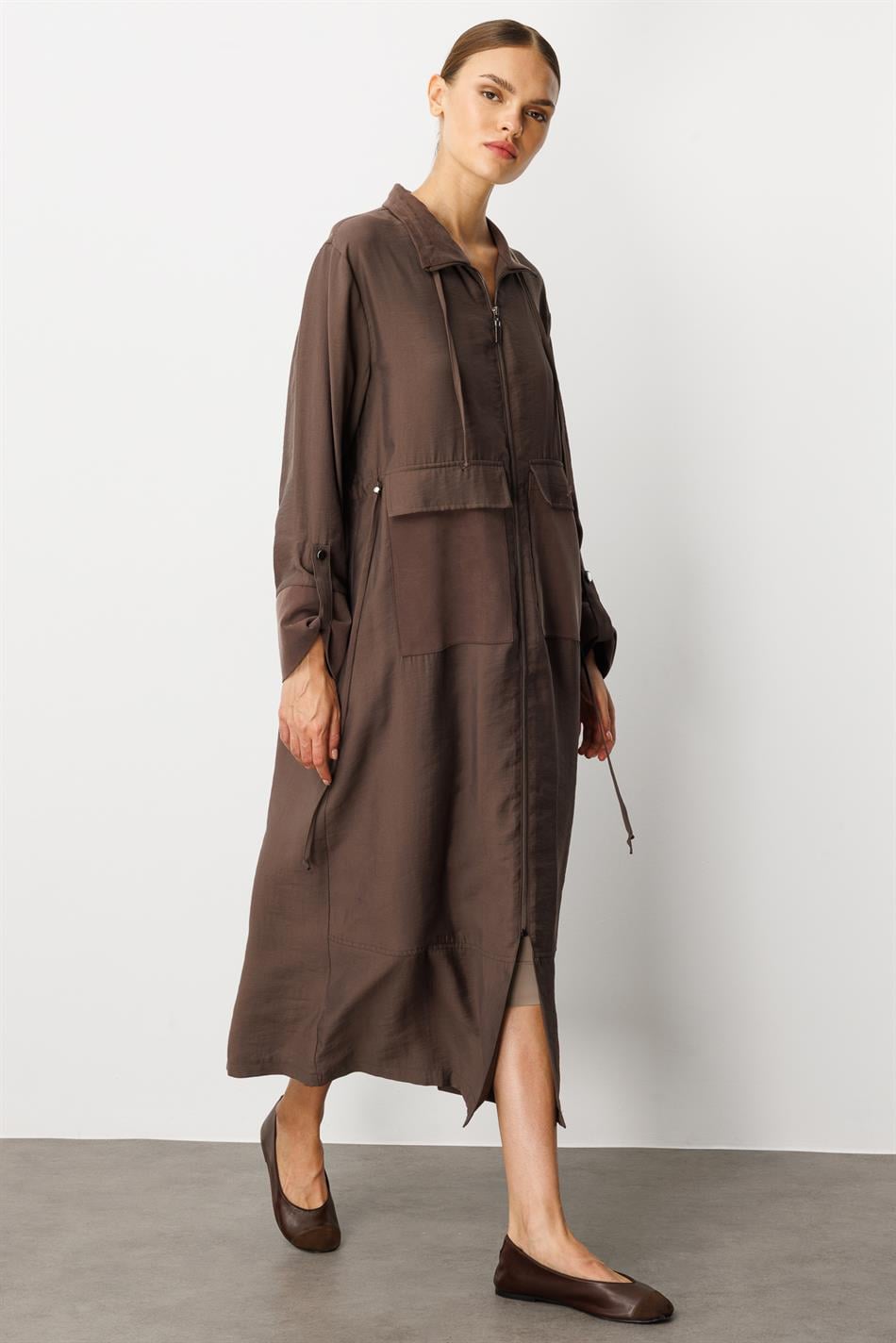 Zachte Modal (90% natuurlijk micellair) Garni Detail Jas/Abayas - Bruin