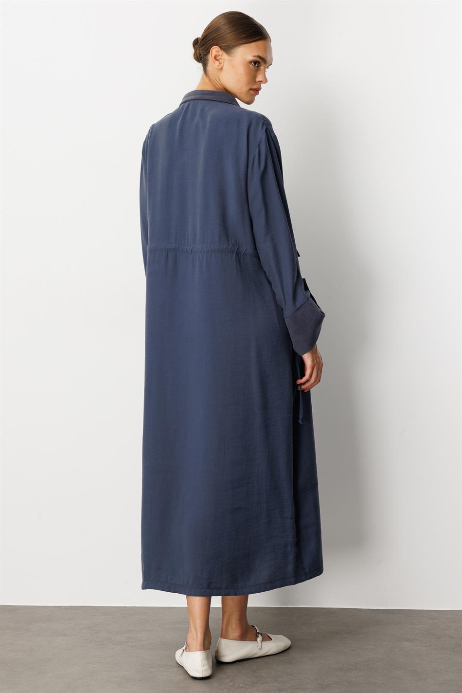 Zachte Modal (90% natuurlijk micellair) Garni Detail Jas/Abayas - Marineblauw