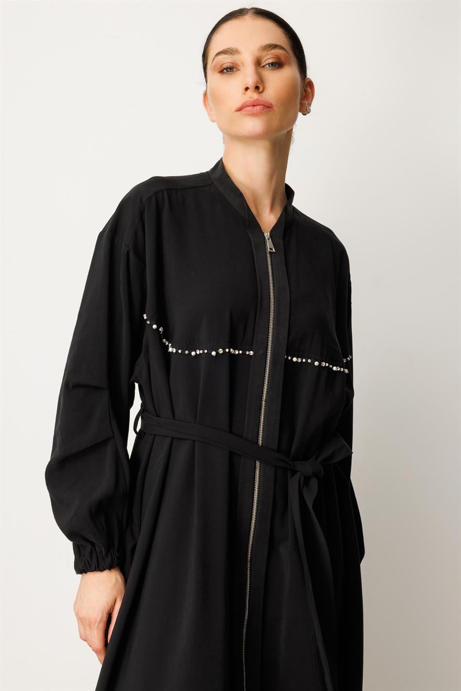 Soft Modal İçerikli Modal Garnili ve Taş İşlemeli Zamansız  Ferace Kap-Siyah