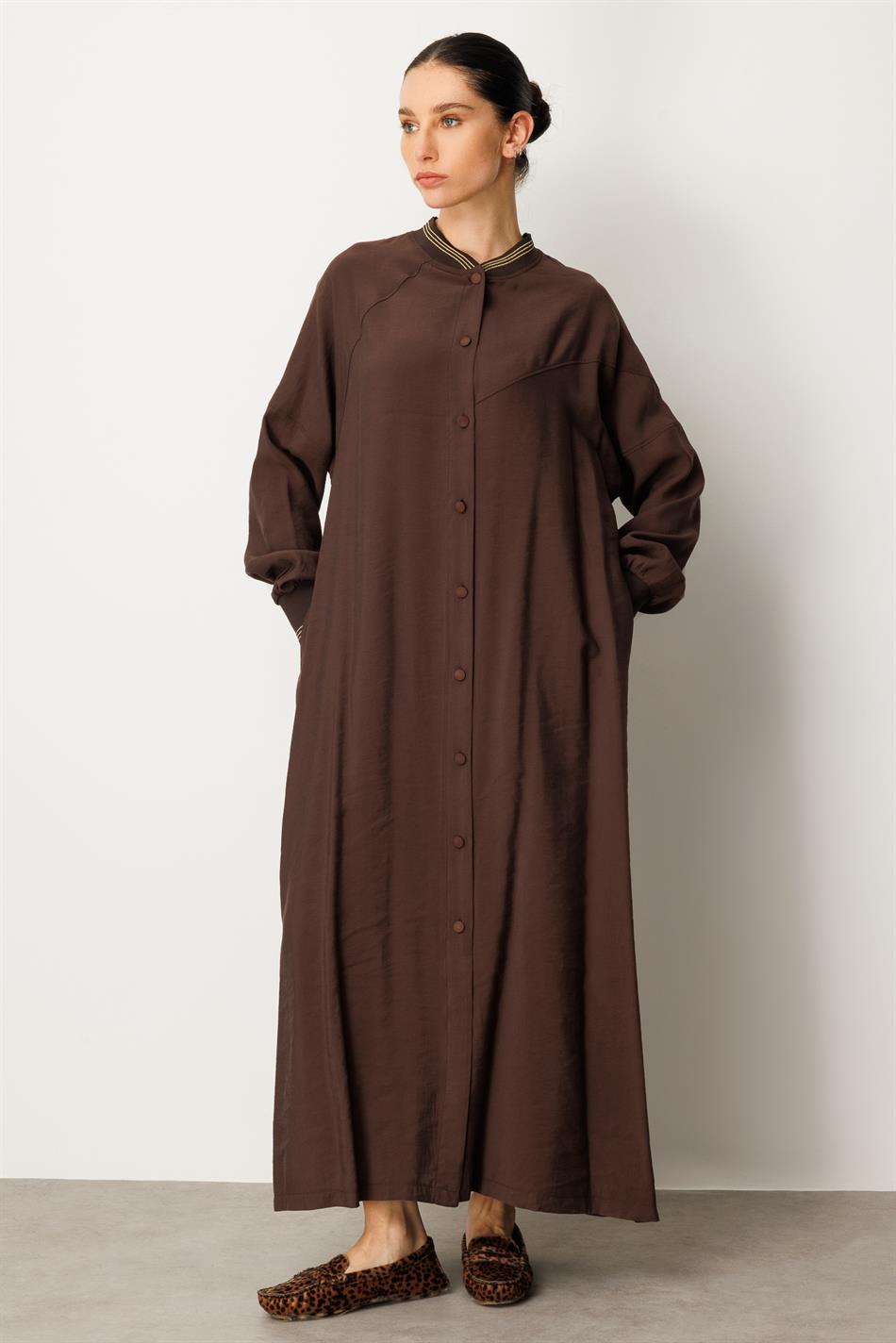 Zachte modal jurk met geribbelde mouwen en kraag - Bruin