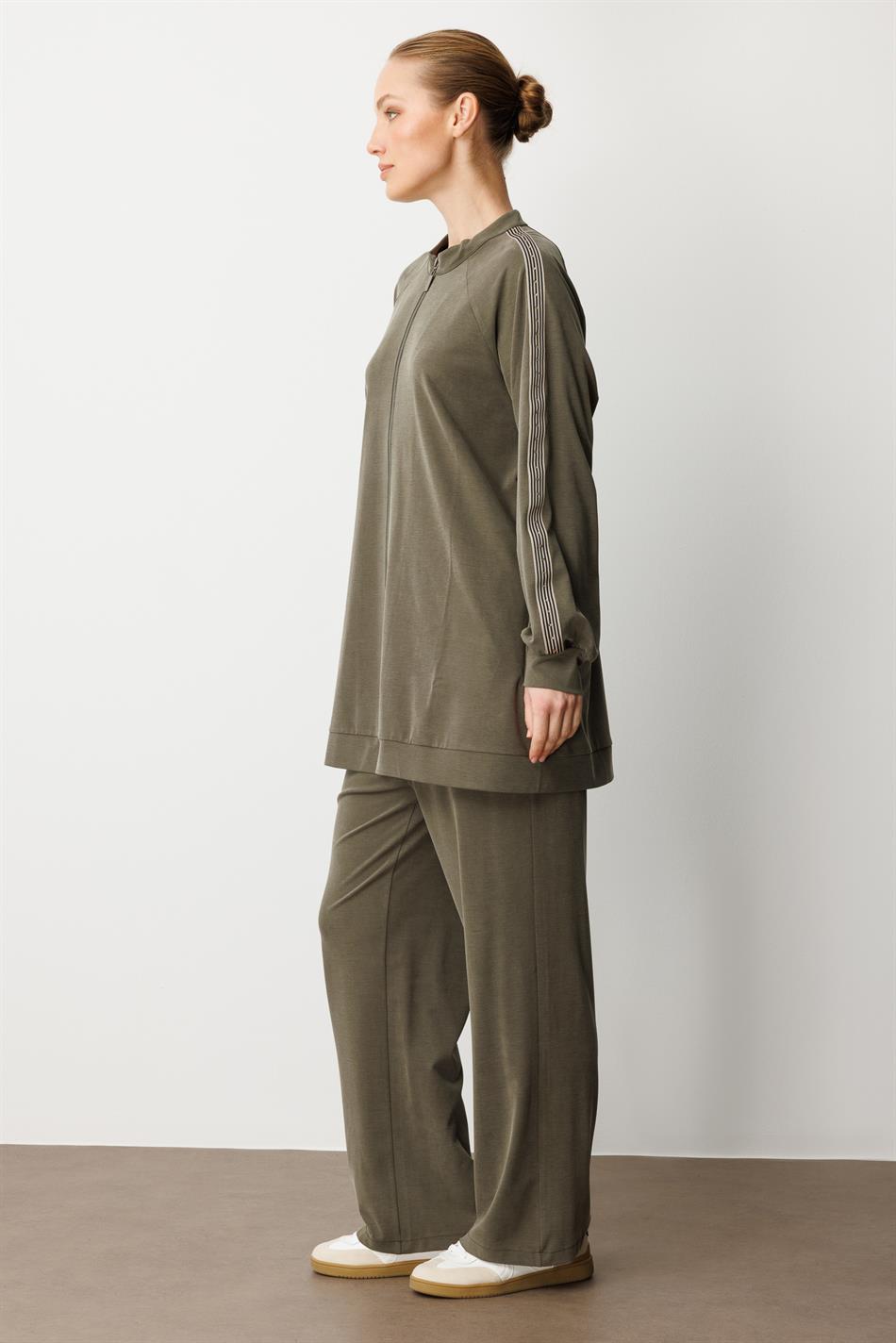 Zachte modal gebreide stof (55% natuurlijke micel) broekenset met afwerking - Khaki