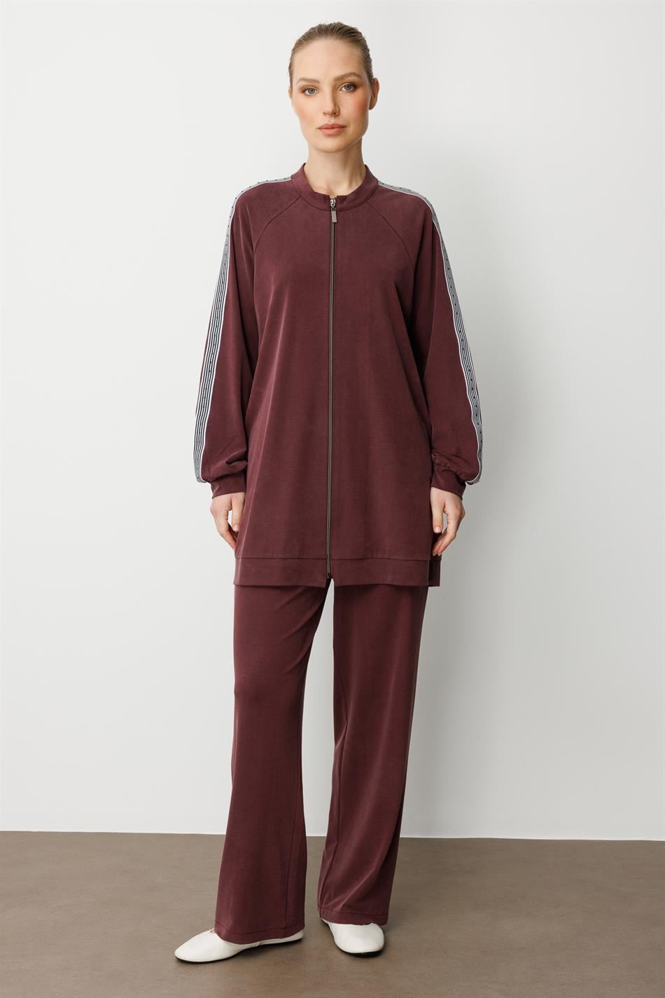 Zachte modal gebreide broekenset (55% natuurlijke micel) met afgewerkte details - Bordeauxrood