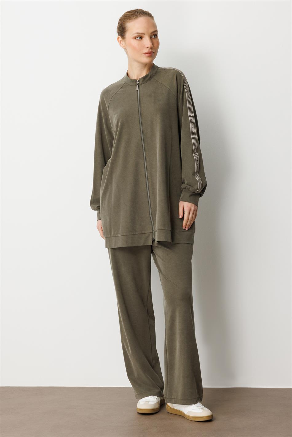 Zachte modal gebreide stof (55% natuurlijke micel) broekenset met afwerking - Khaki