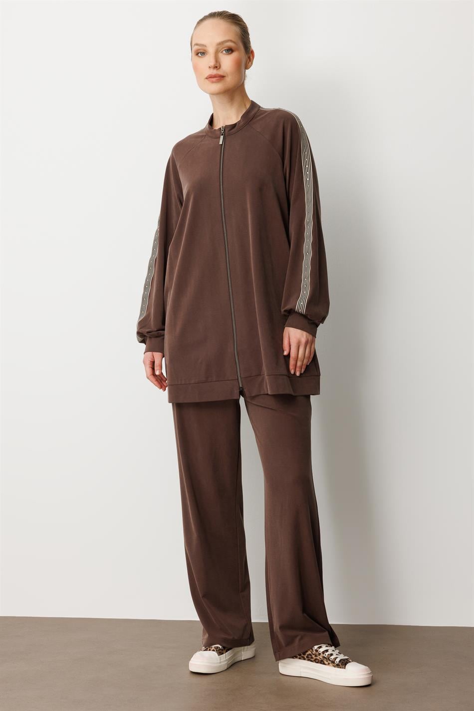 Zachte modal gebreide stof (55% natuurlijke micel) broekenset met afwerking - Koffie