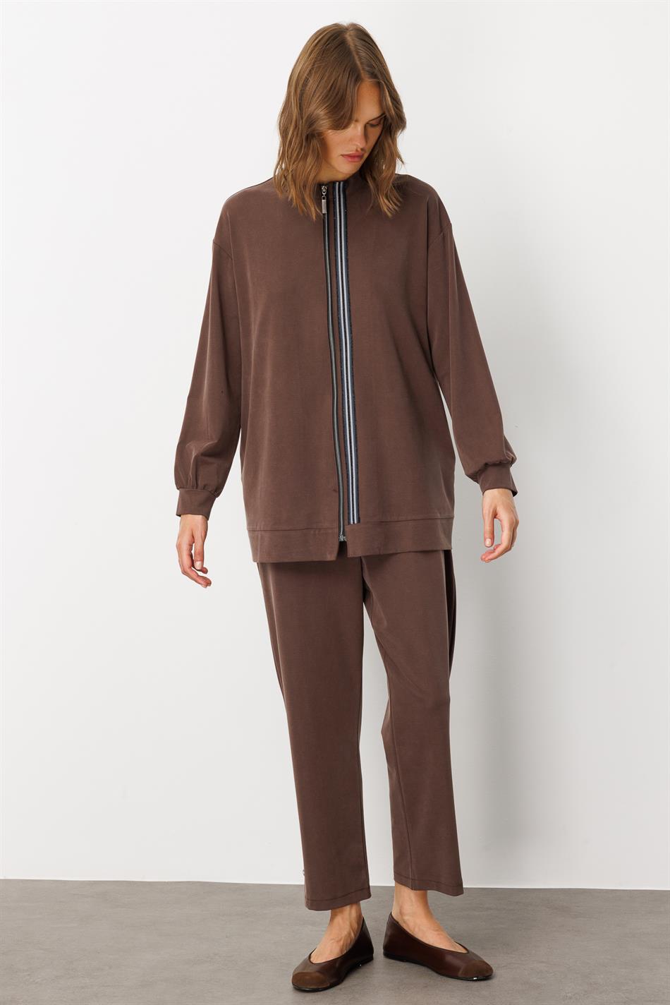 Zachte gebreide micellstof (55% natuurlijk) geweven broek met bies aan de voorkant - Koffie