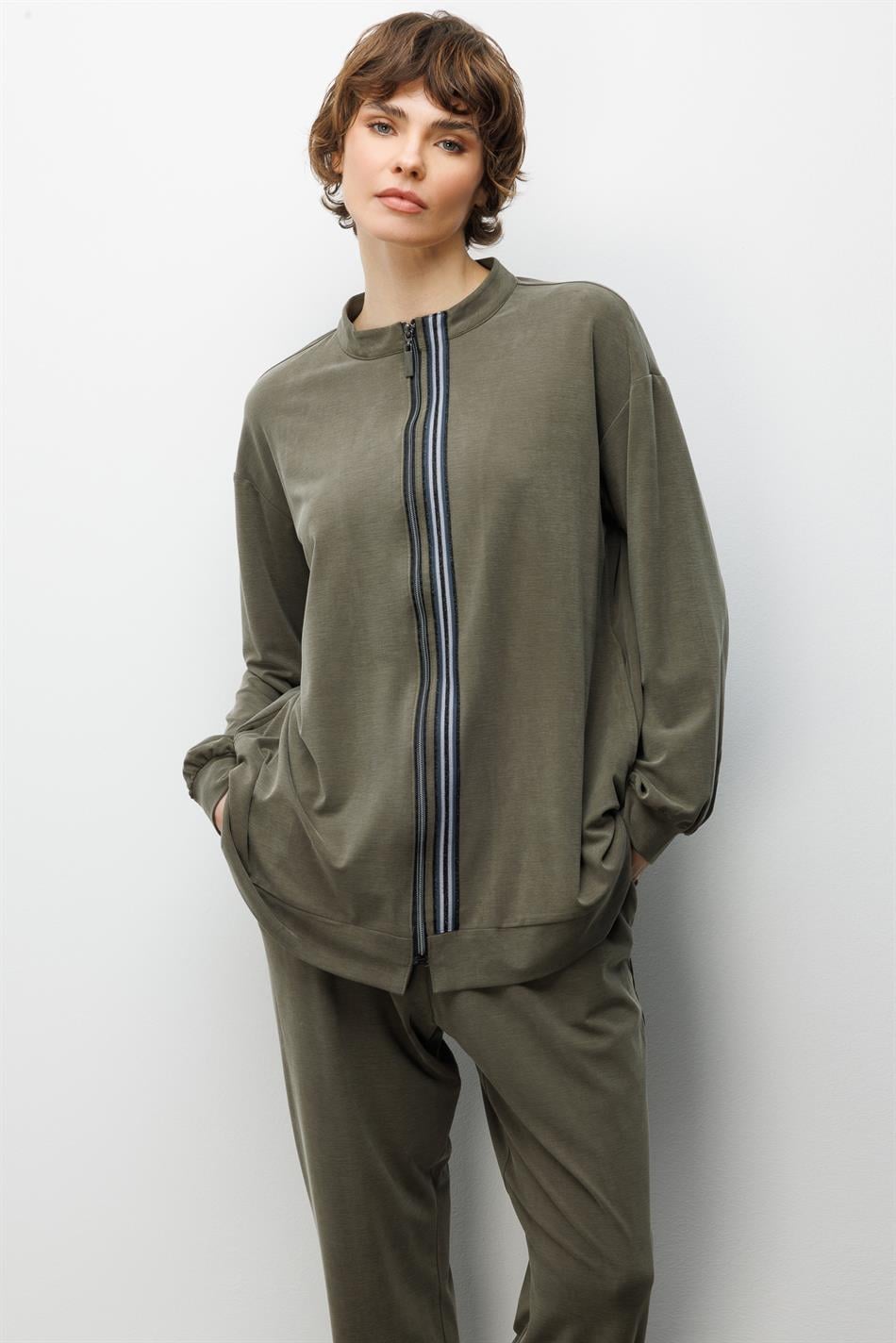 Zachte gebreide Miccell (55% natuurlijk) stof, geweven afwerking aan de voorkant, broekcombinatieset - Khaki