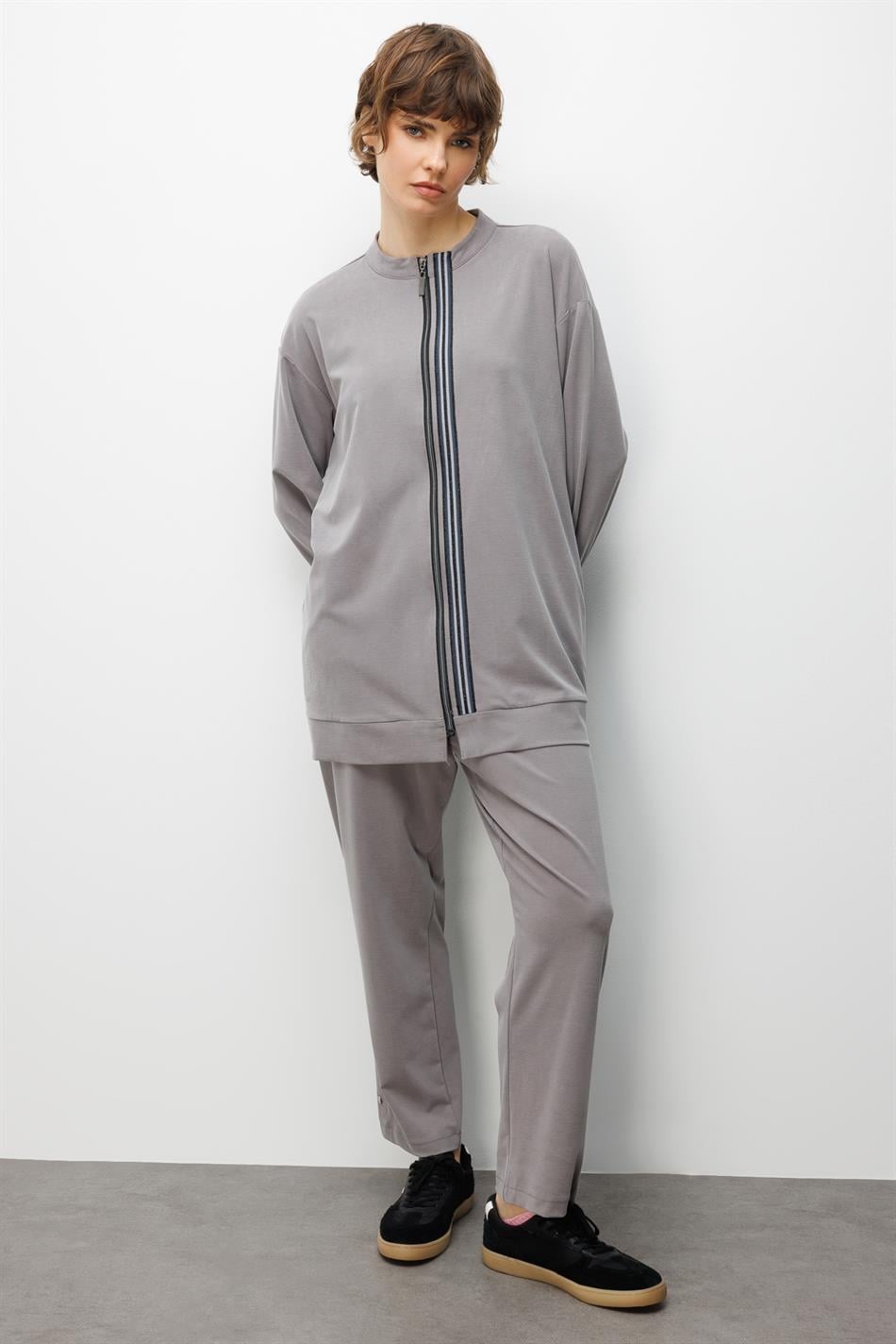 Zachte gebreide micellstof (55% natuurlijk) geweven broek met bies aan de voorkant - grijs